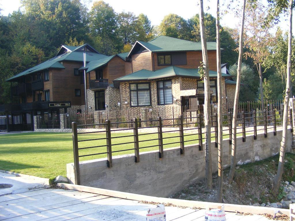 Hotel Hillden Lodge&Restaurant Drumu Carului Екстер'єр фото